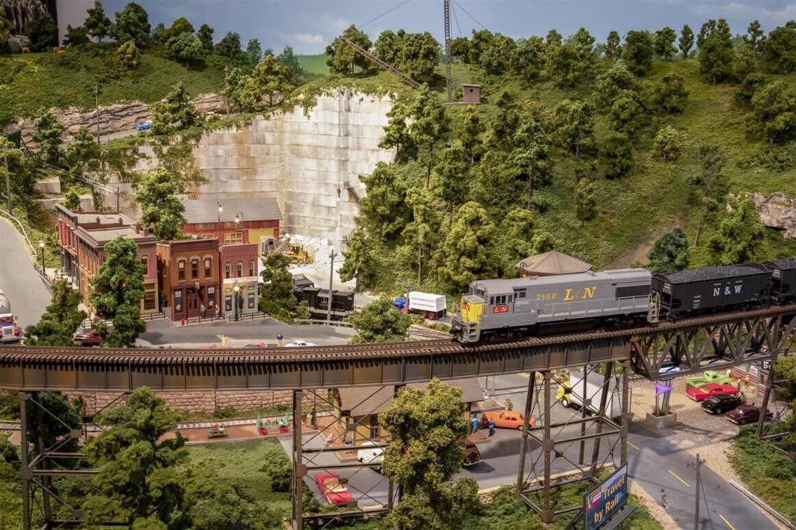 8. L&N coal train on the elevated trestle above Blue Ridge.jpg